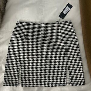 NWT Motel Dogtooth Mini Skirt